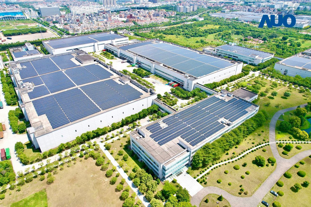aoa体育厦门推动智能制造同时，透过绿电创能纵深推进绿色转型，厂区全屋顶铺设太阳能光伏板，每年太阳能发电 2,600多万度