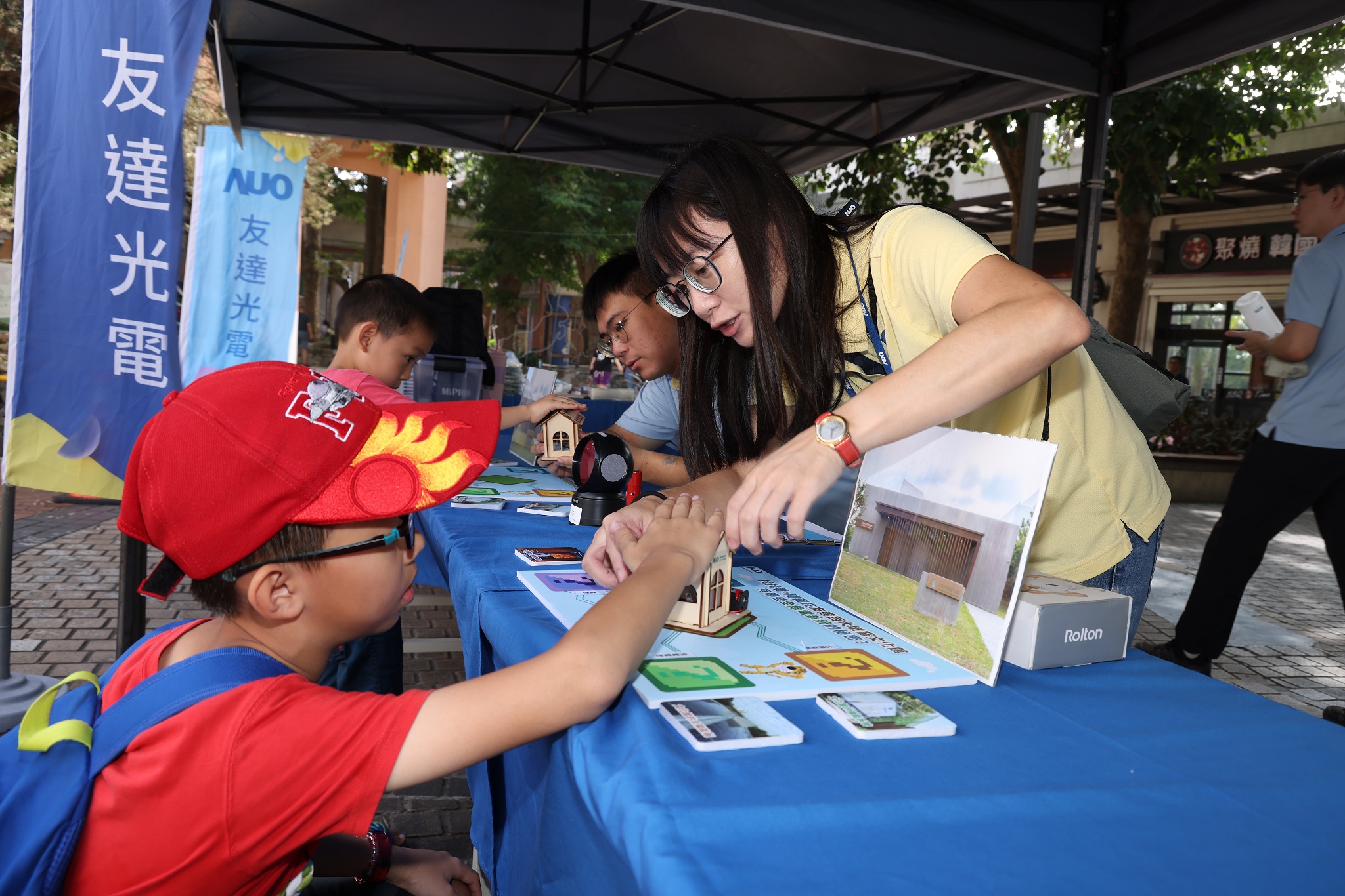 友達投入永續素養教育多年，從自身的環境教育場域走入校園、各式活動現場，合作夥伴亦擴及到NGO、公部門與供應鏈，豐碩成果獲「社會共融領袖獎」