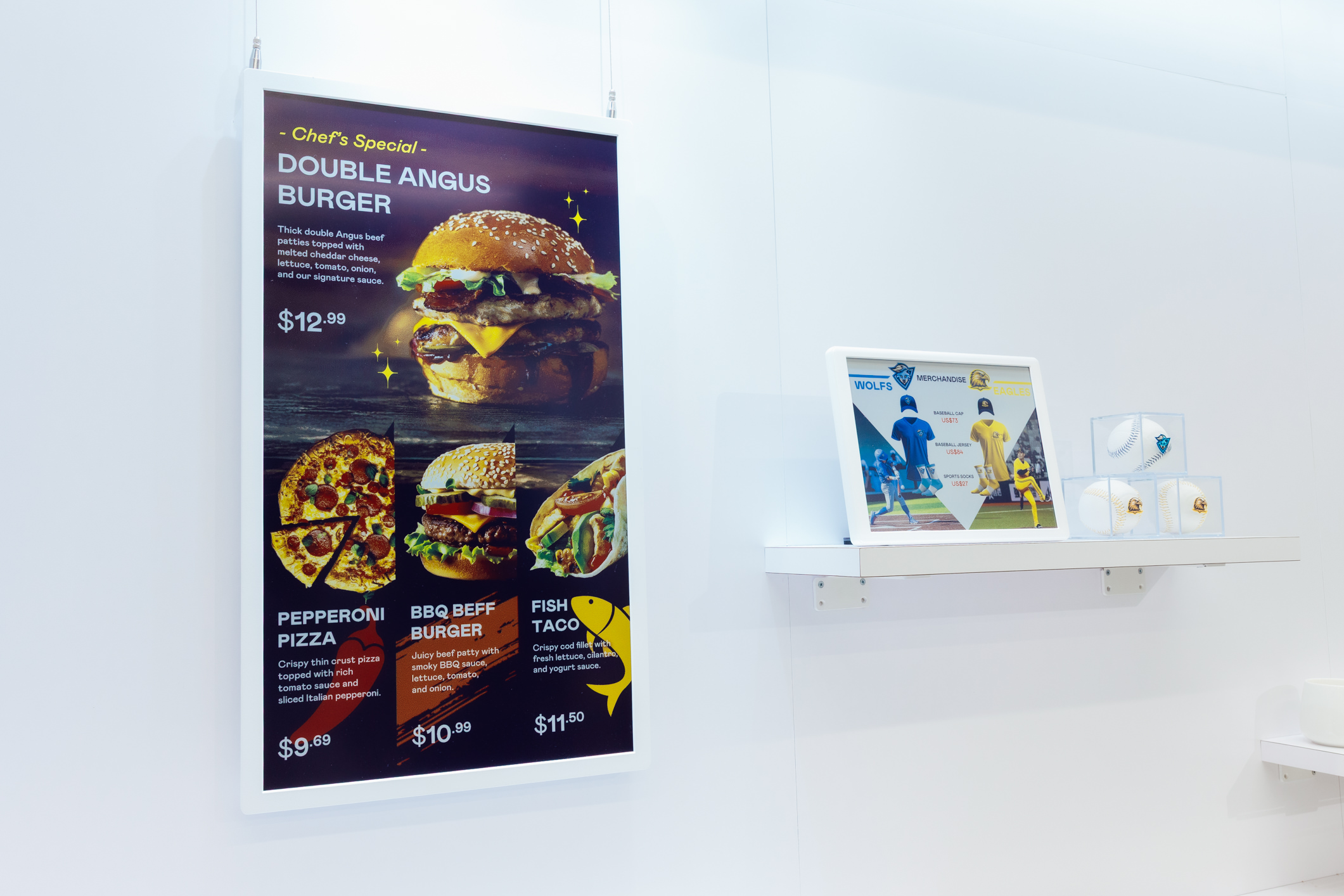 达擎开发的低功耗、全彩的aecoPost电子纸解决方案，仅在更新画面时需要微量的电力驱动，无需布建电线的便捷设计，使其可灵活应用、弹性选择置放处；可搭配aecoTag电子货架卷标解决方案，驱动商店内所有数字广告牌和电子货架卷标，以远程控制实现动态变价，提升门市人员作业效率，并以无纸化落实永续经营目标。